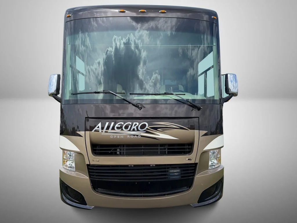 Used 2014  Tiffin  image 7