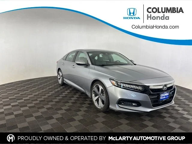 Used 2018  Honda Touring image 1