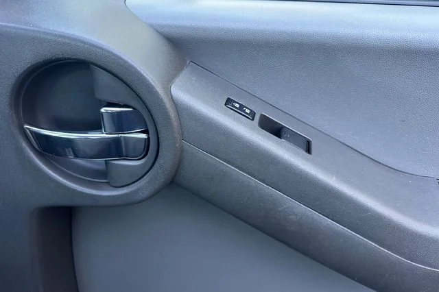 Used 2007 Avalanche Nissan S image 21