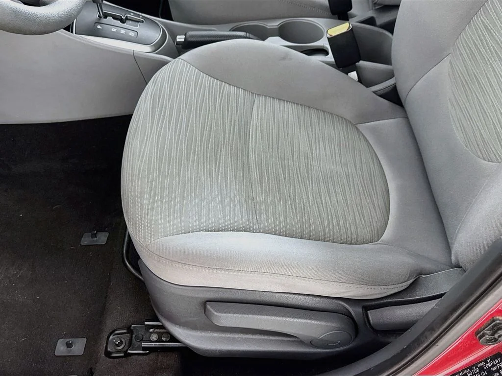 Used 2015 Red Hyundai GS image 19