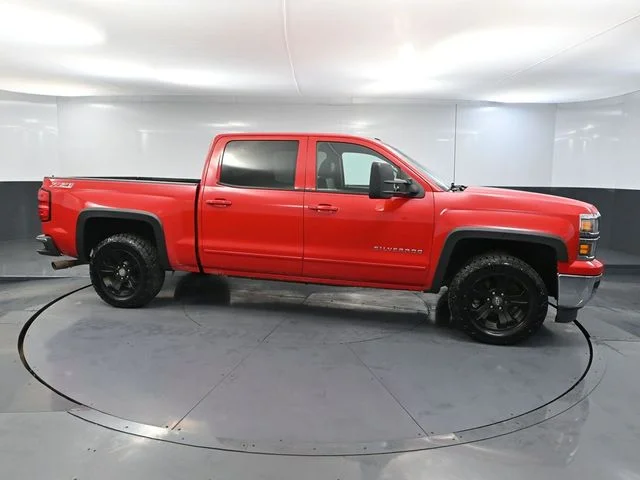 Used 2015 Red Chevrolet LT image 3