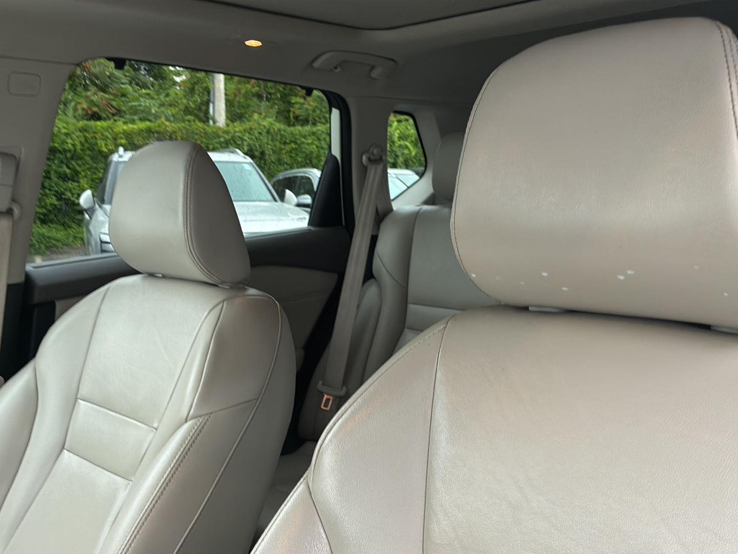 Used 2023 Pearl White TriCoat Nissan SL image 31