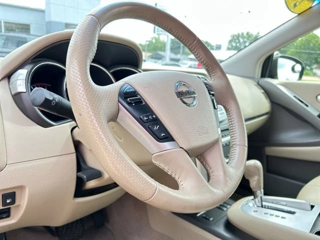 Used 2012 White Nissan SL image 33