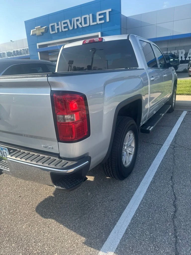 Used 2015 Silver GMC SLE image 5