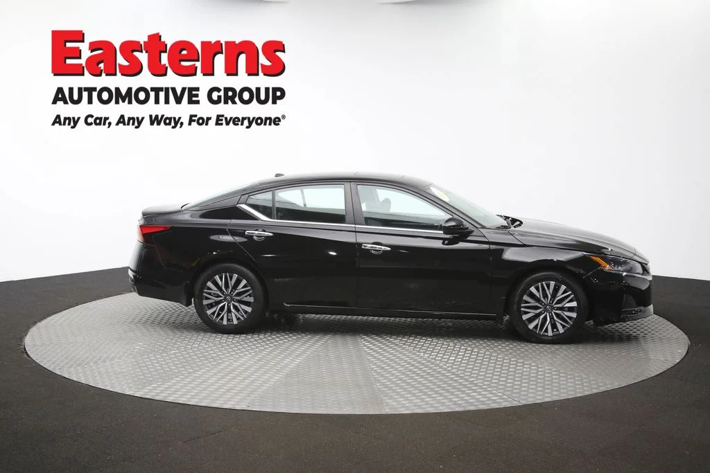 Used 2023 Black Nissan 2.5 SV image 46
