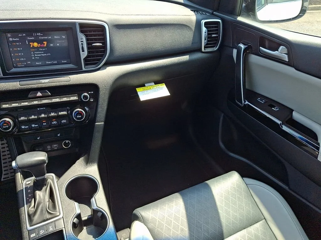Used 2019 White Kia EX image 17