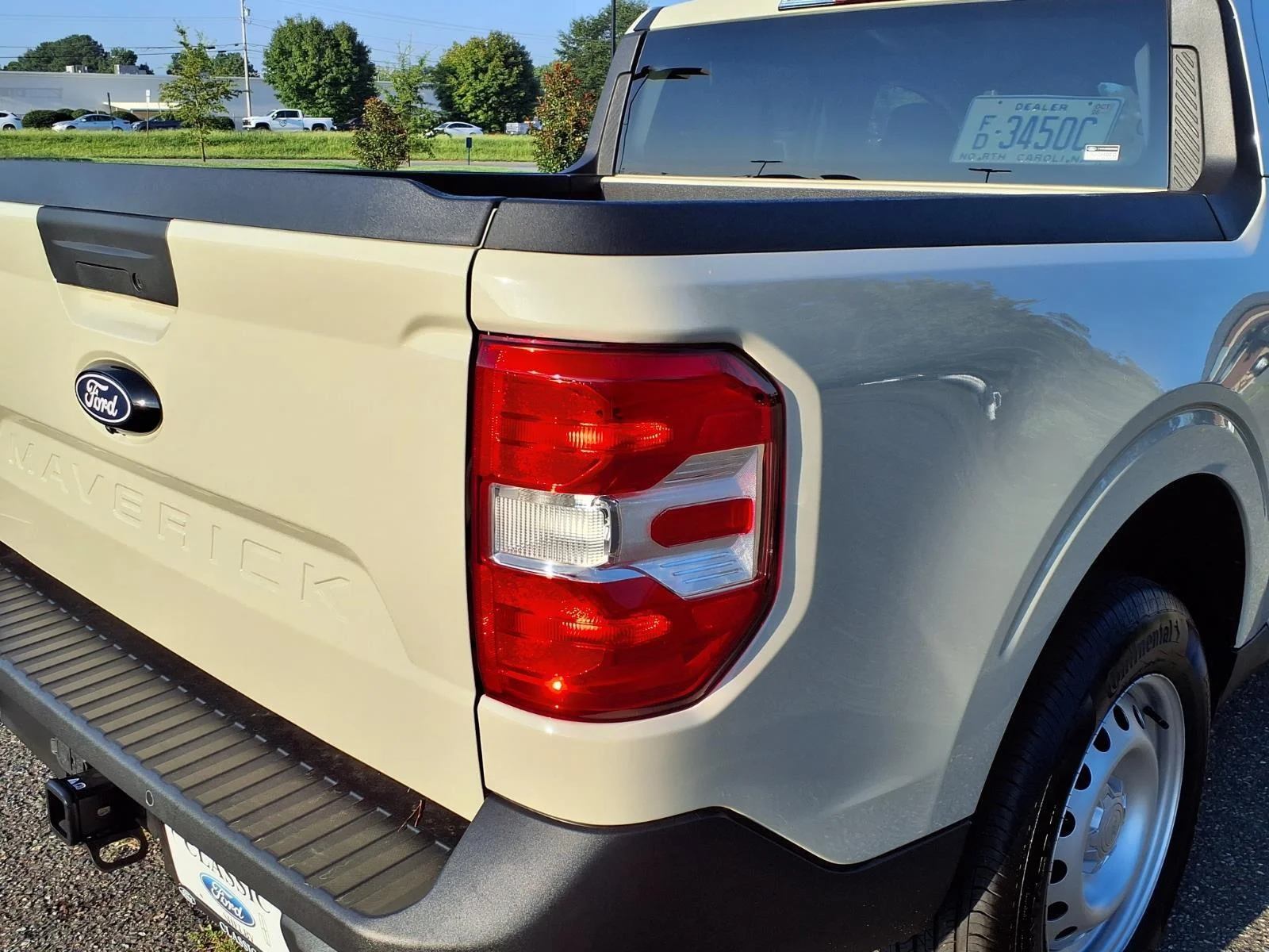 Used 2025 Desert Sand Ford XL image 17