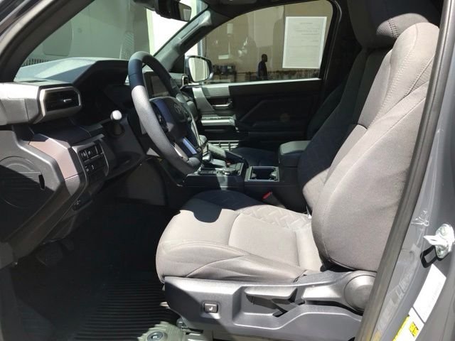 Used 2025  Toyota SR5 image 13