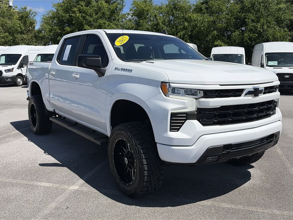 Used 2023 White Chevrolet RST image 9
