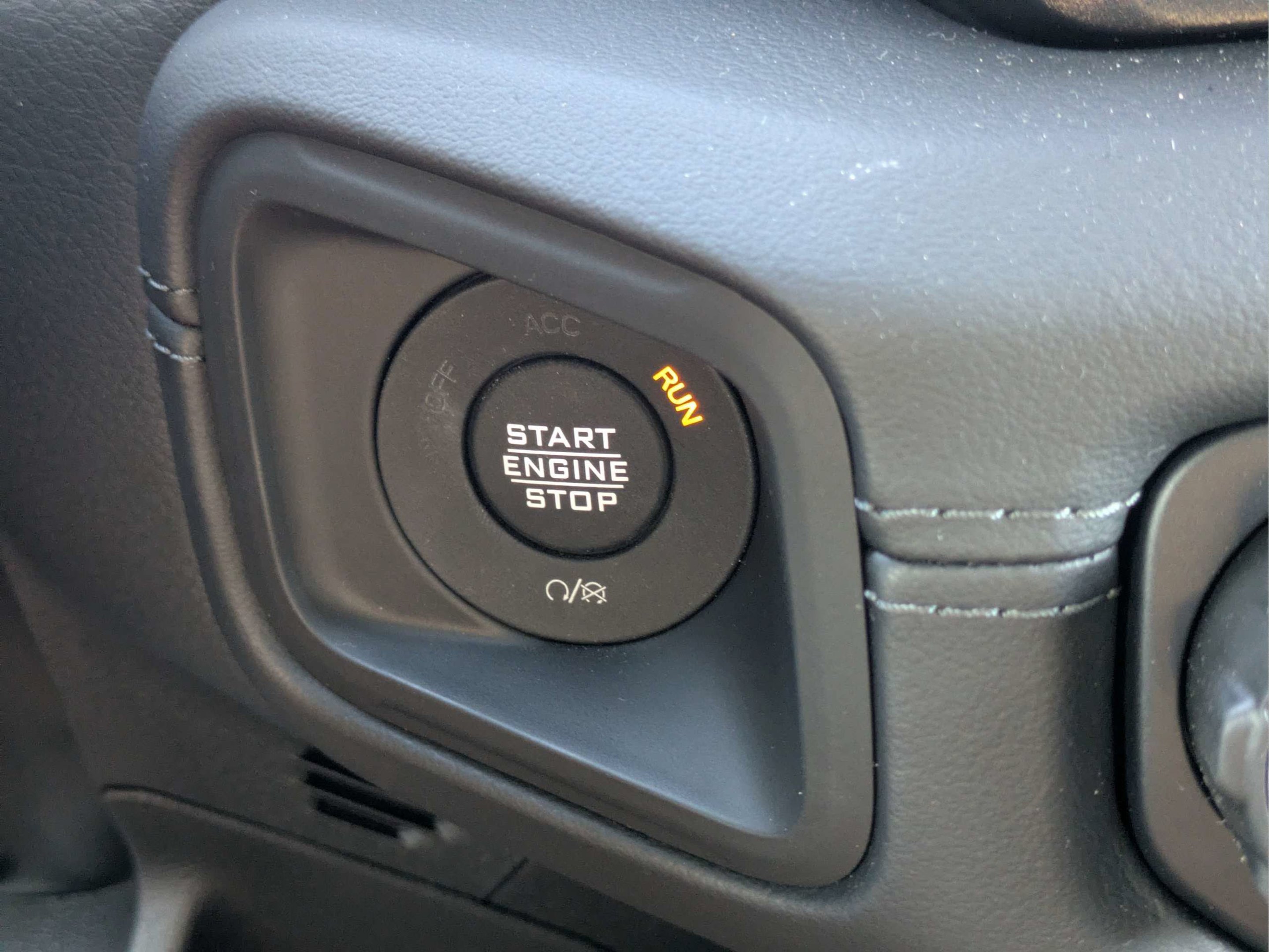 Used 2026 Bright White Clearcoat Jeep Mojave X image 27