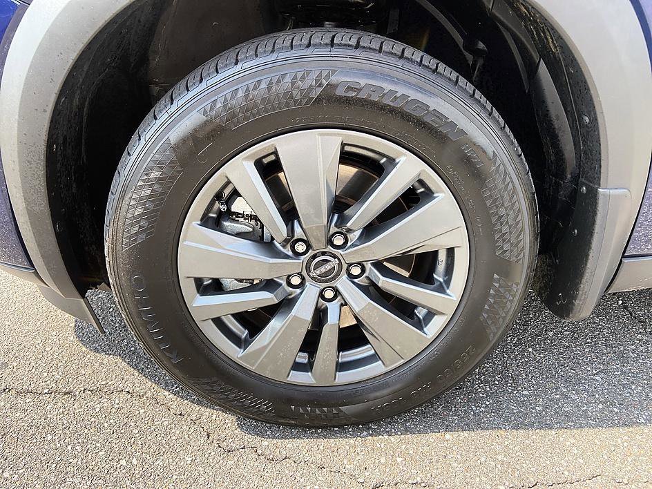 Used 2025 Deep Ocean Blue Pearl Nissan SV image 8