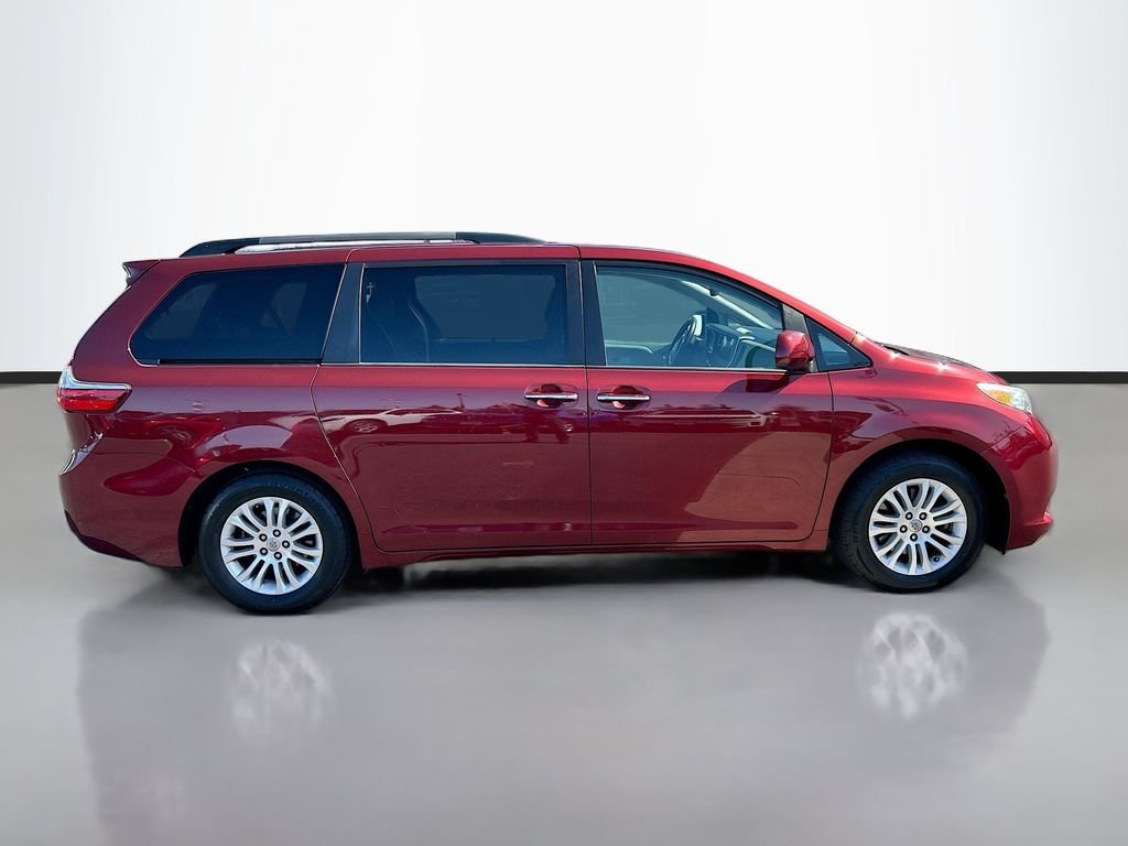 Used 2015 Salsa Red Pearl Toyota XLE image 4