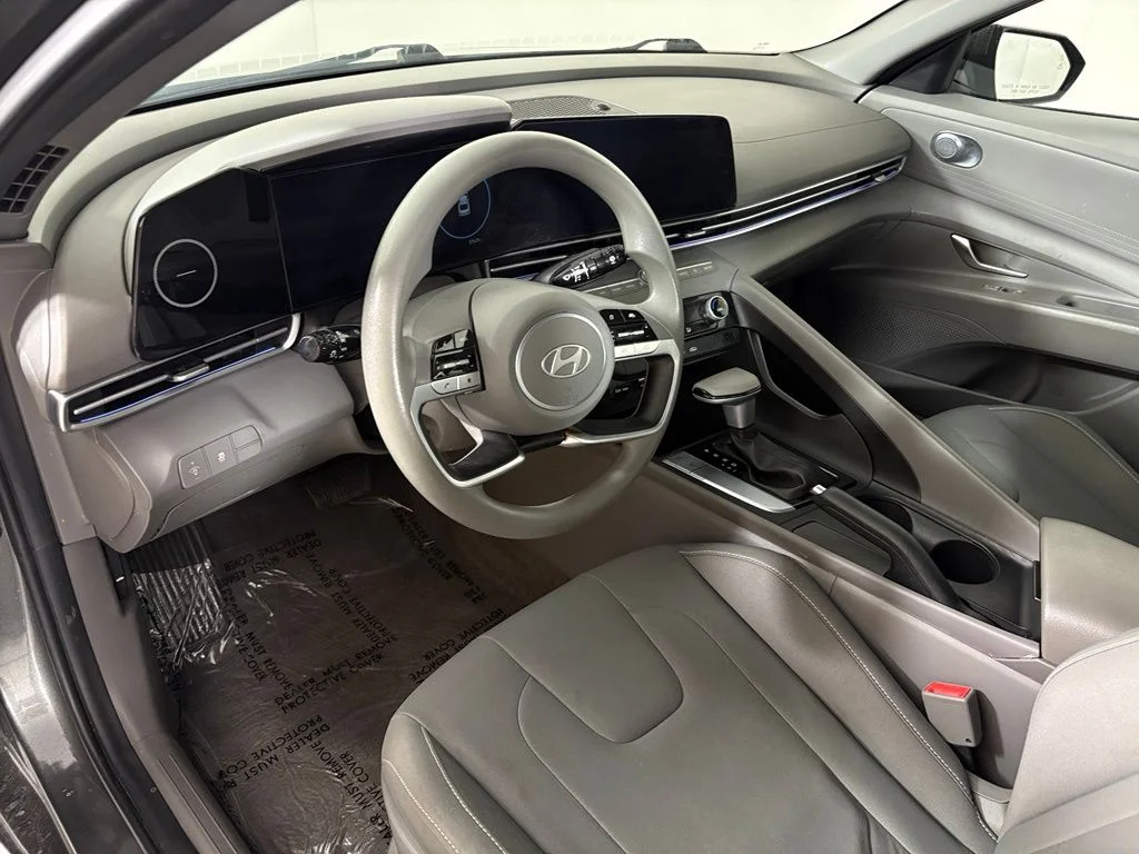 Used 2024 Gray Hyundai SEL image 17