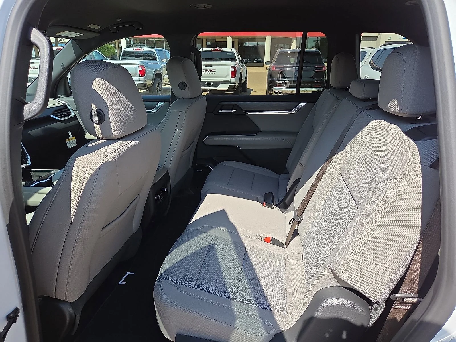2026 GMC Acadia Elevation - Photo 8