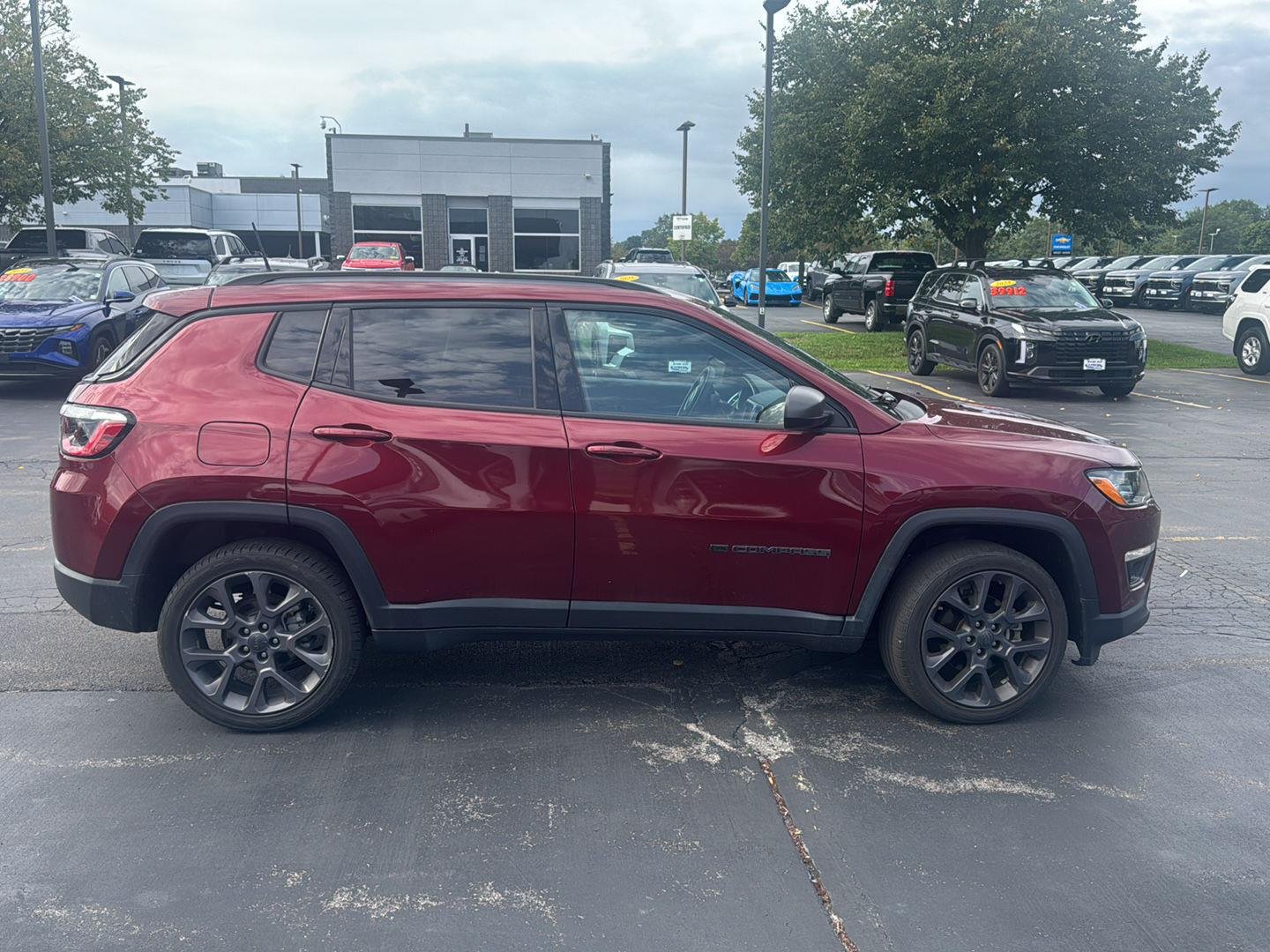 Used 2021 Velvet Red Pearlcoat Jeep 80th Anniversary image 11