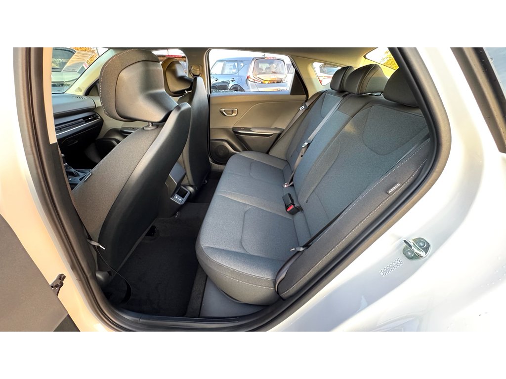 New 2026 Snow White Pearl Kia LXS image 23