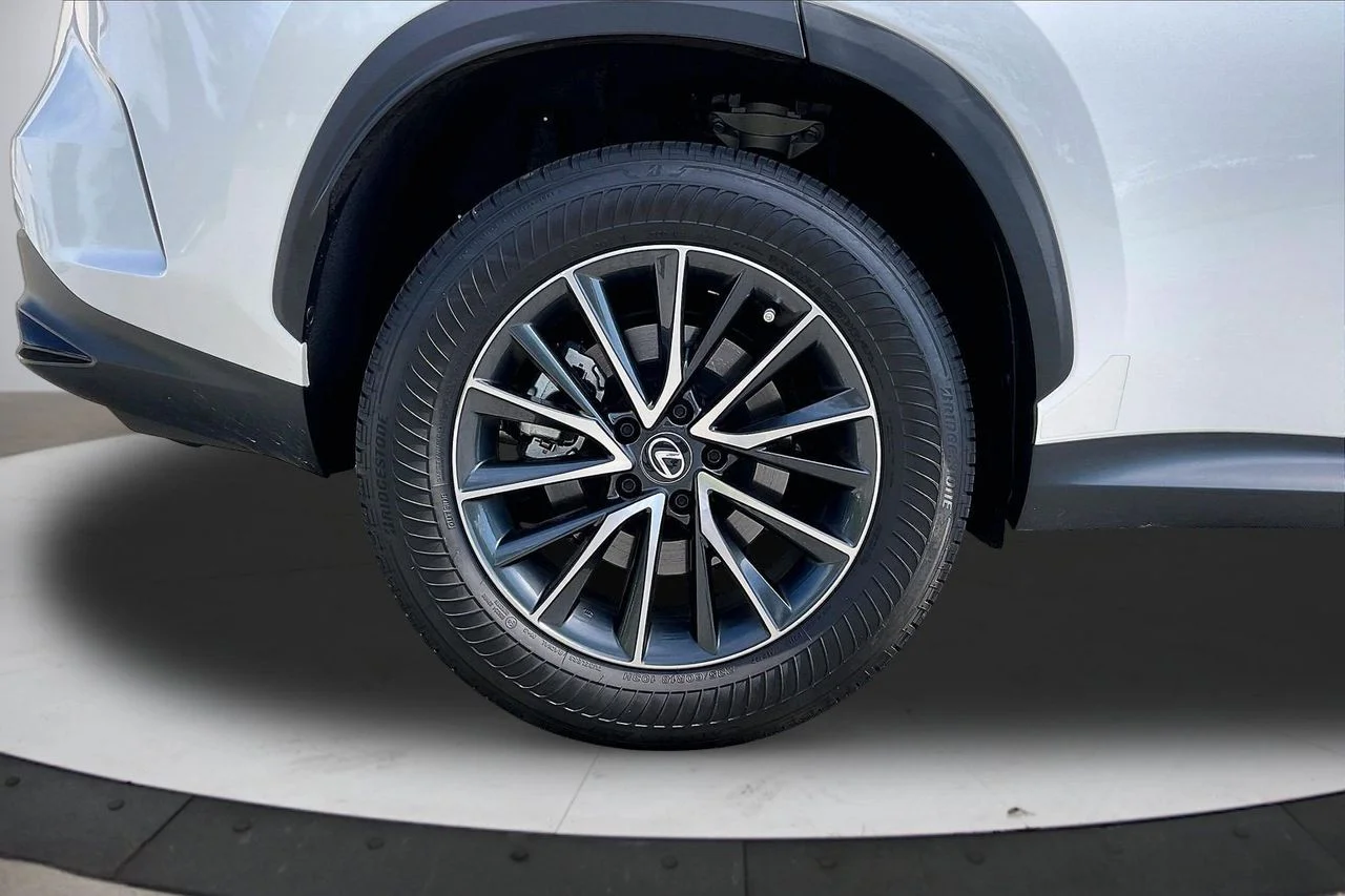 Used 2025 White Lexus 250 Premium image 37
