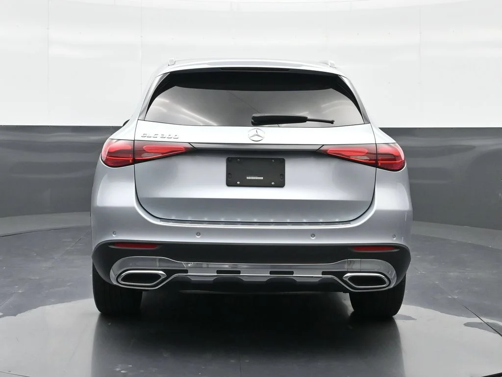 Used 2023 Silver Mercedes-Benz GLC 300 image 7