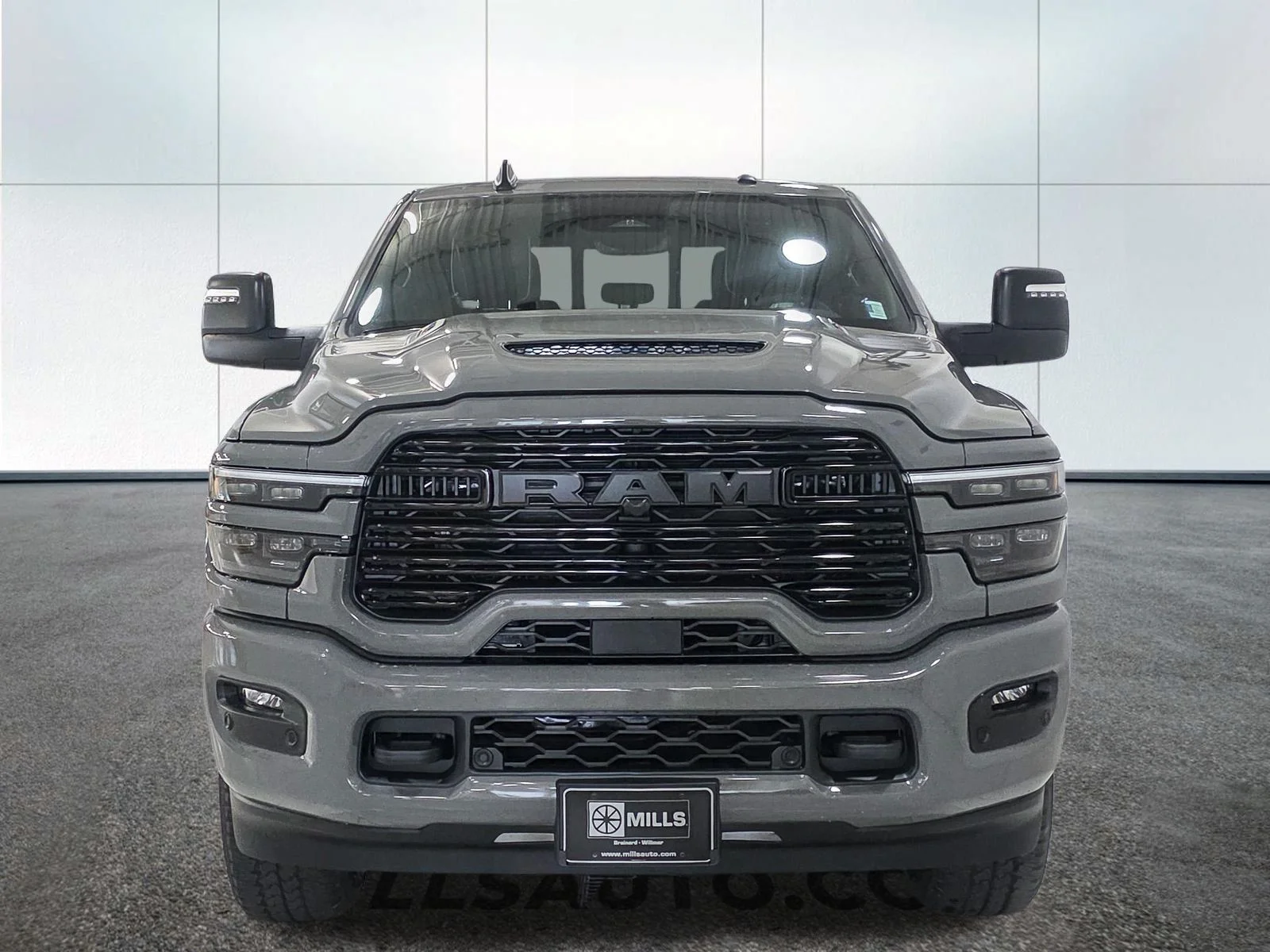 New 2026 Ceramic Gray Clear-Coat Exterior Paint RAM Laramie image 12