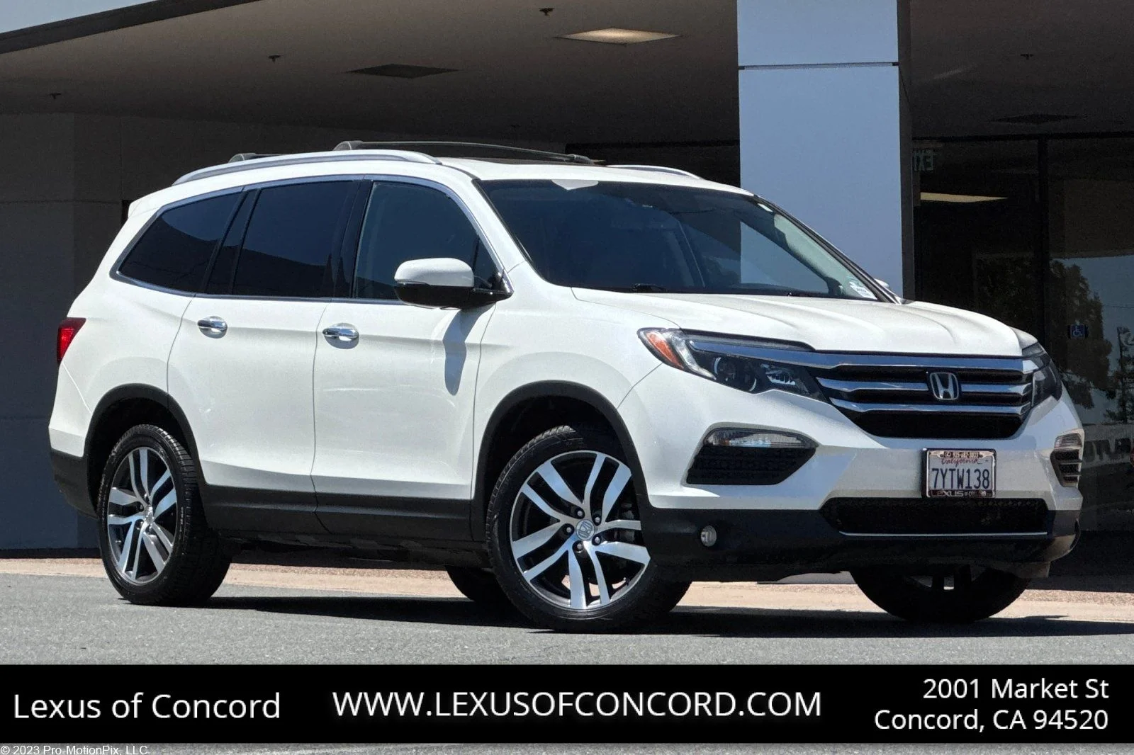 2017 Honda Pilot 4WD Elite's photo