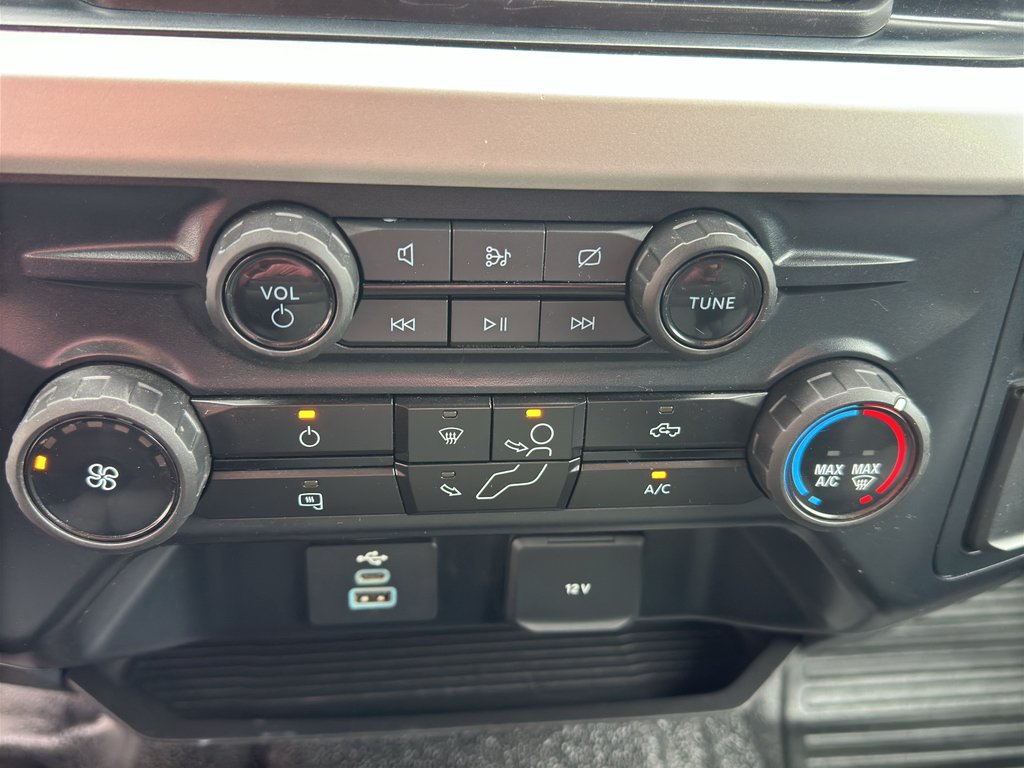 2024 Ford F-350 Super Duty XLT - Photo 23
