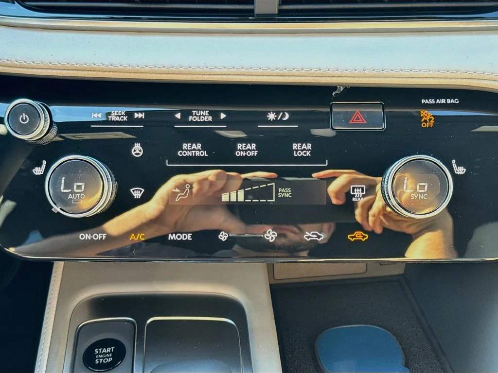 New 2027 MOONBOW BLUE INFINITI Luxe AWD image 16