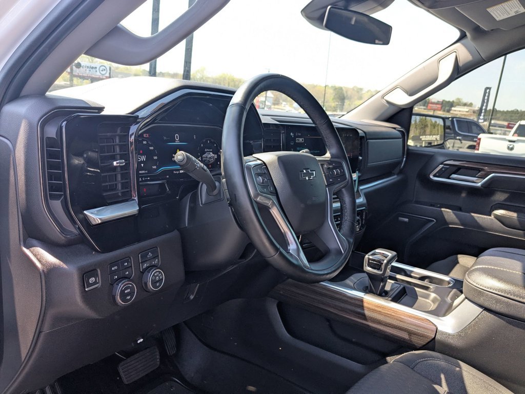 Used 2024 Summit White Chevrolet RST image 14
