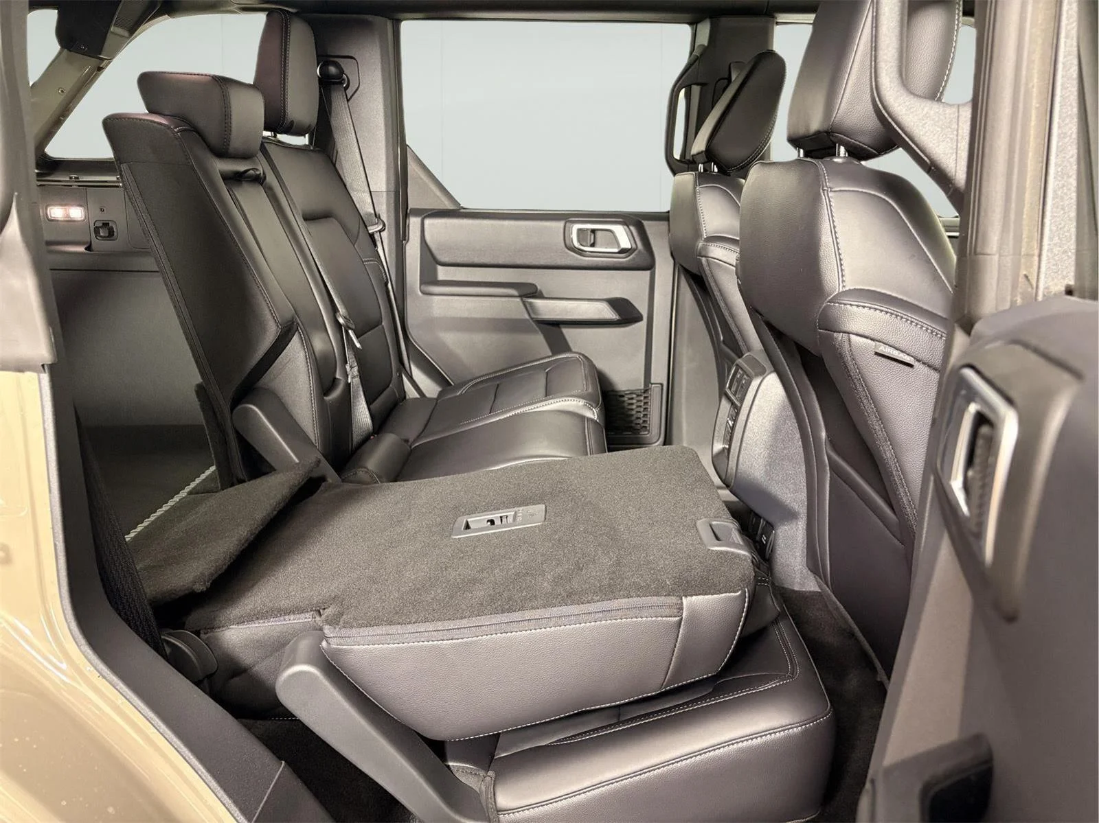 Used 2026 Marsh Gray Ford Outer Banks image 19