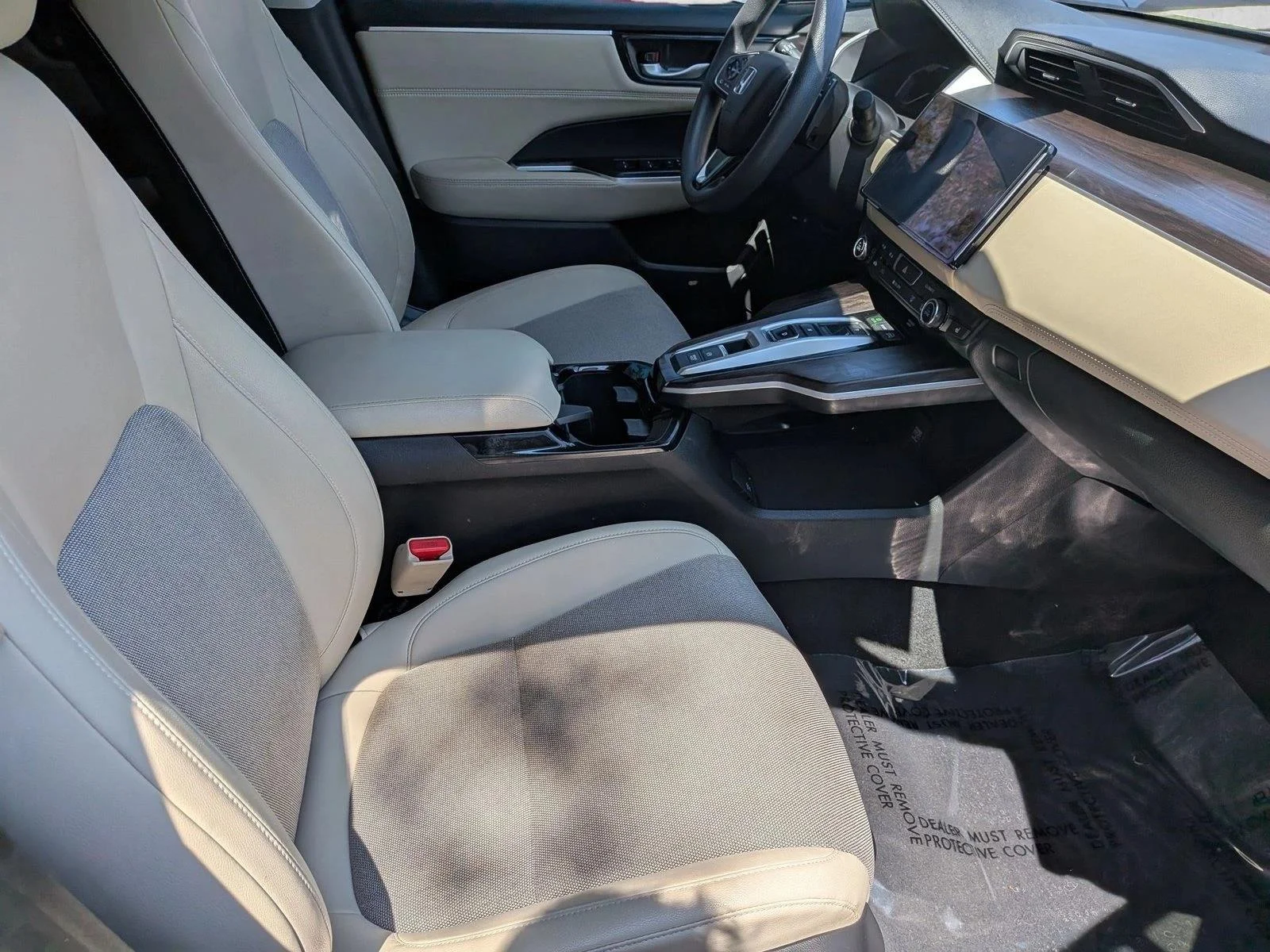 Used 2021 White Honda  image 19