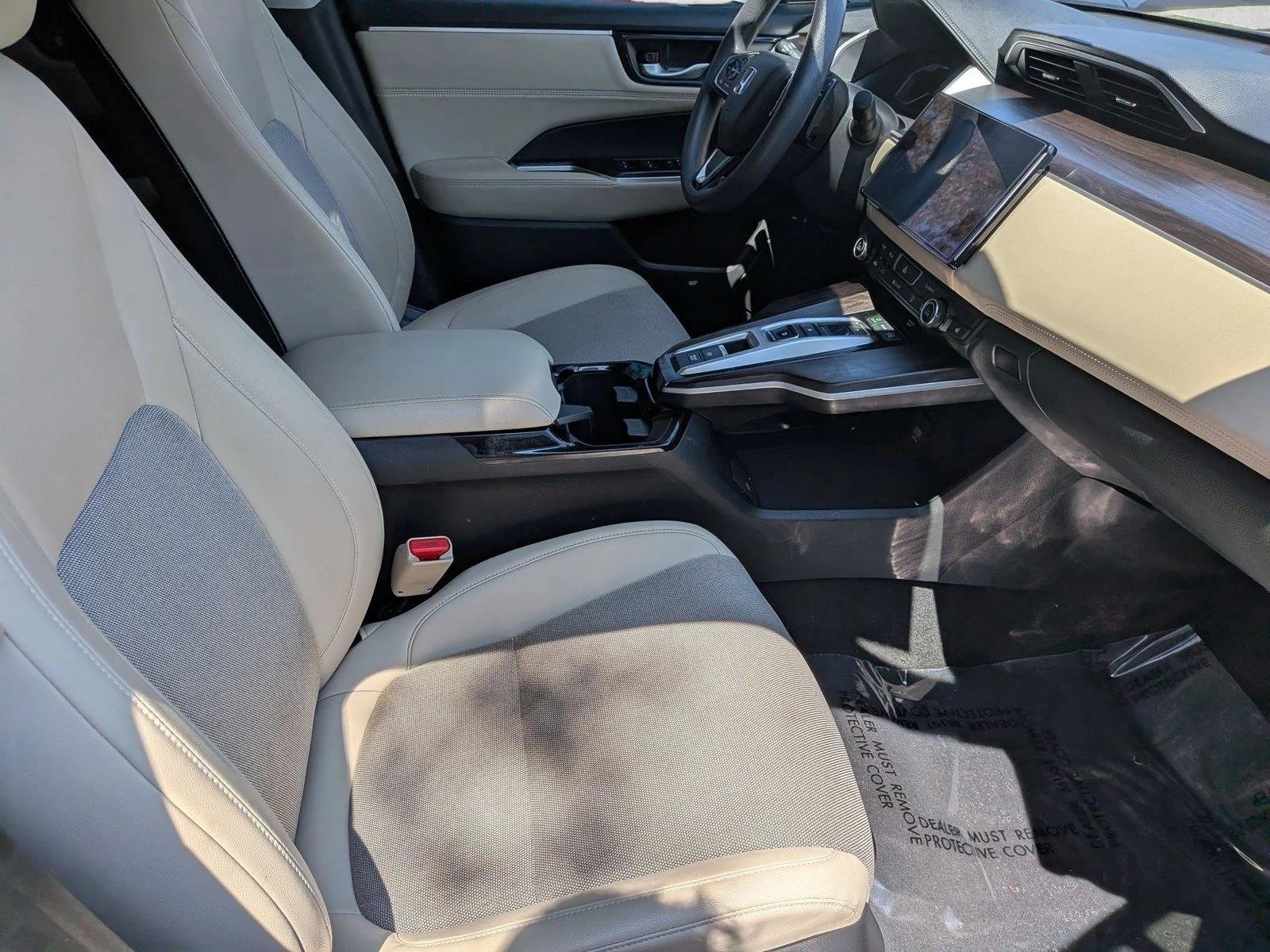 Used 2021 White Honda  image 19