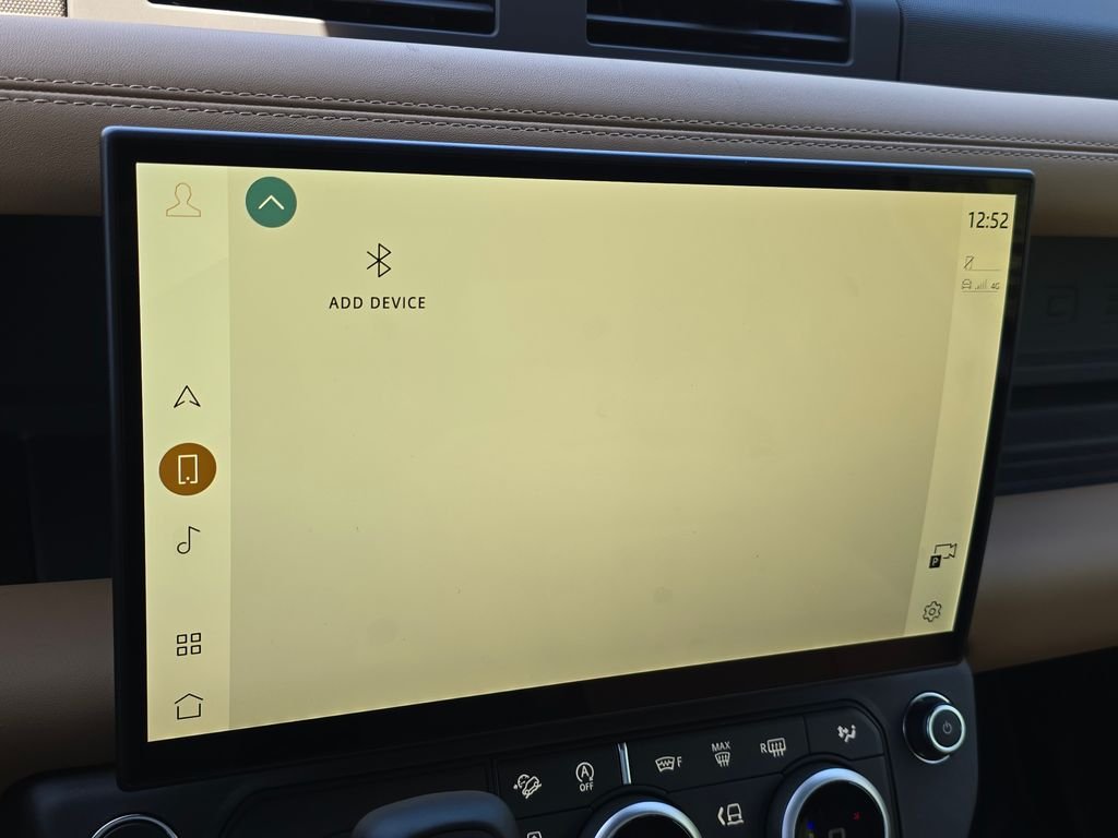 New 2026 Fuji White Land Rover X-Dynamic SE image 29