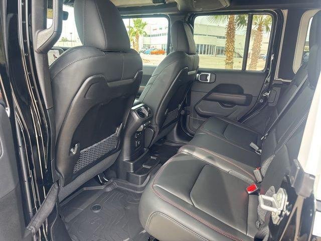 New 2026 Black Clear-Coat Exterior Paint Jeep Rubicon image 9