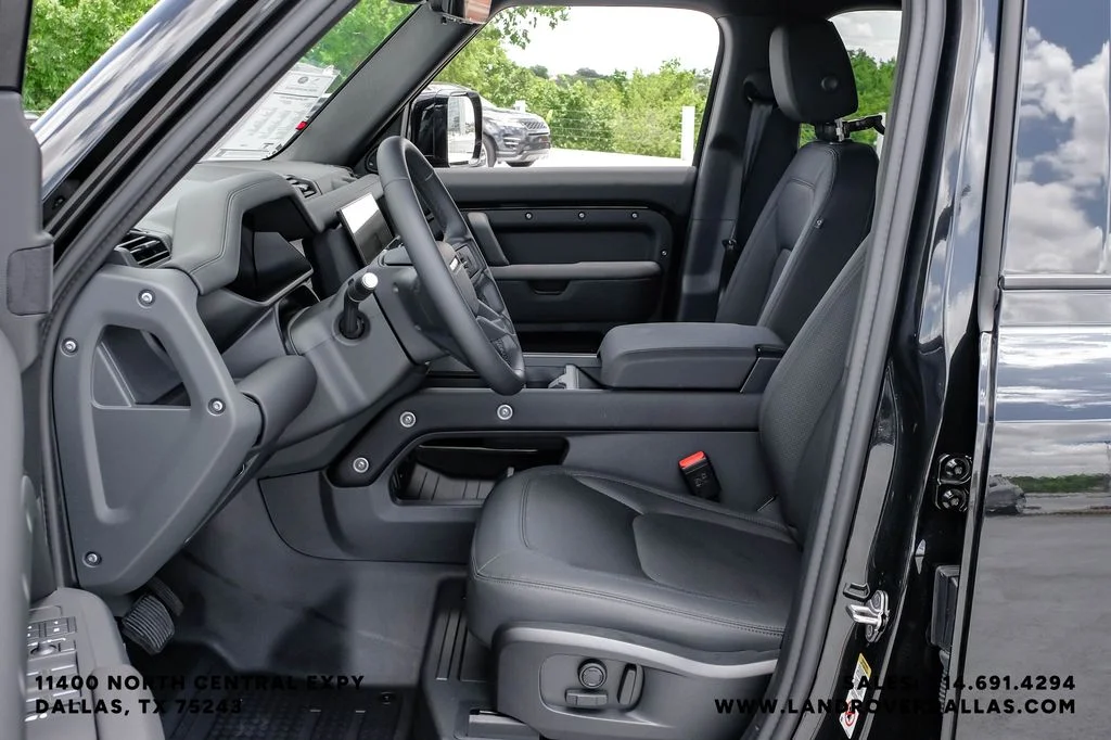 Used 2026 Black Land Rover S image 3