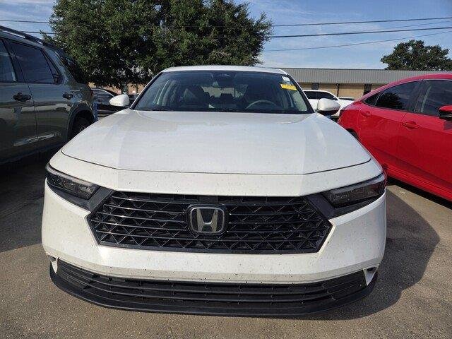 Used 2023 Platinum White Pearl Honda EX image 2