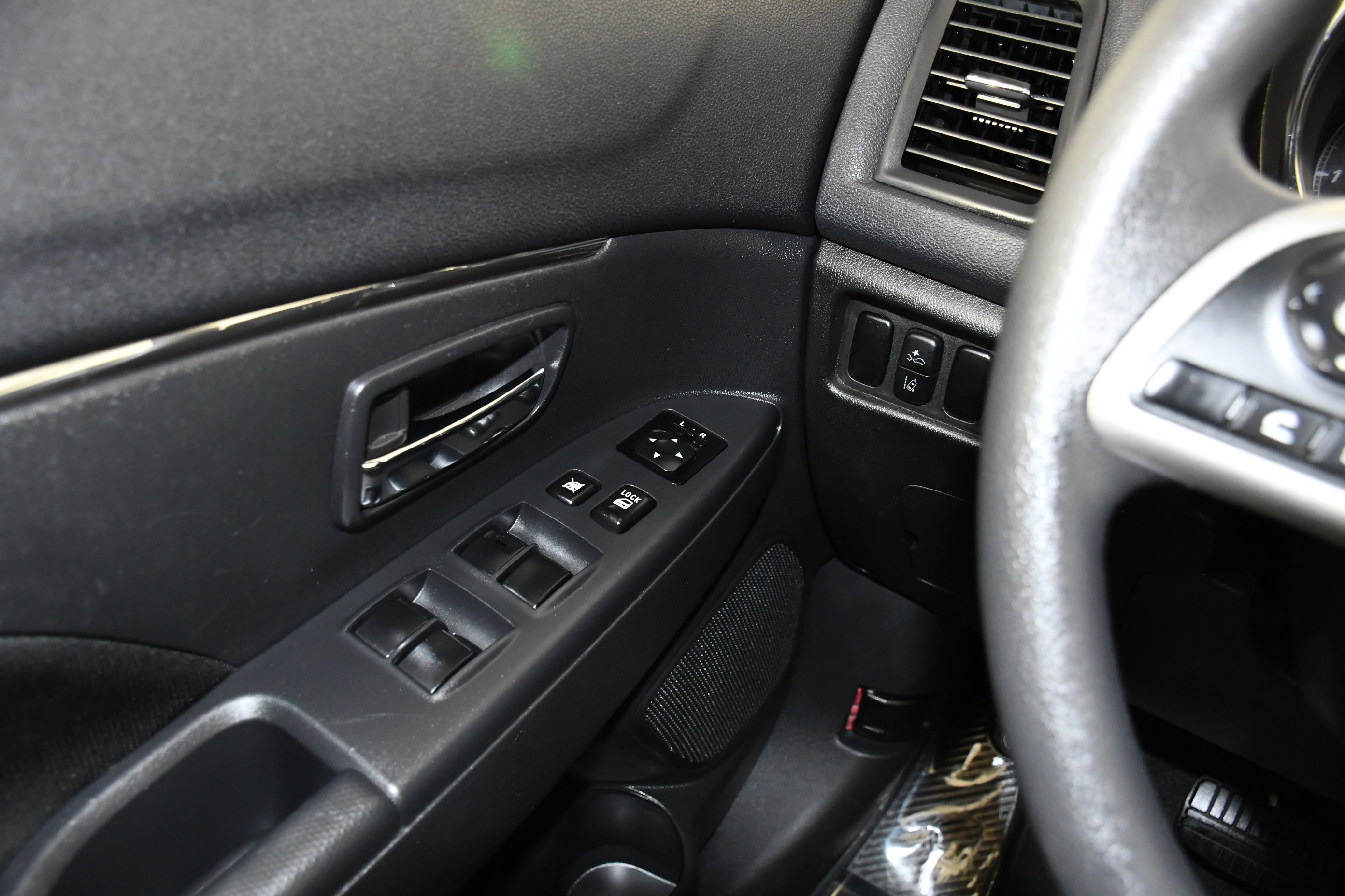 Certified Used 2024 Gray Mitsubishi ES image 32