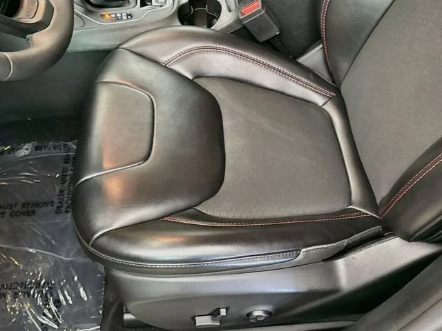 Certified Used 2021 Diamond Black Jeep Trailhawk image 18