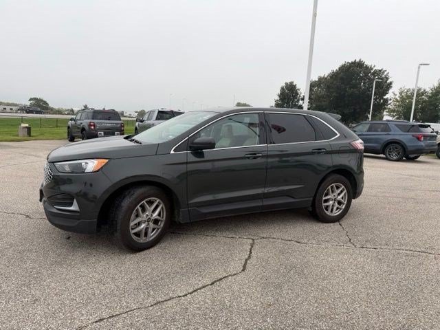 Used 2024 Green Metallic Ford SEL image 6