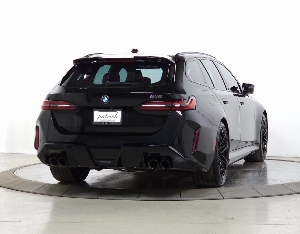 2025 BMW M5 - Image 8