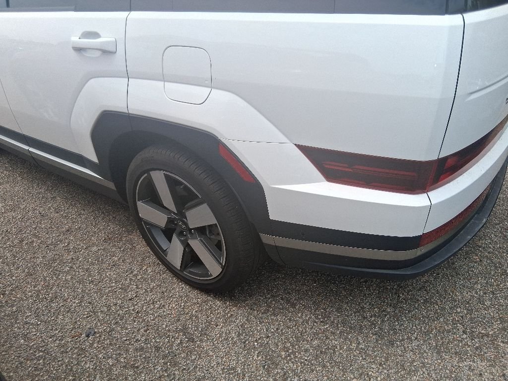 Used 2025 White Hyundai Limited image 8