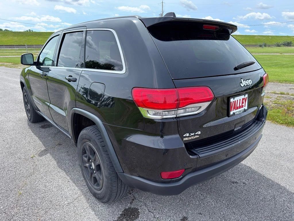 Used 2017 Black Jeep Laredo image 12