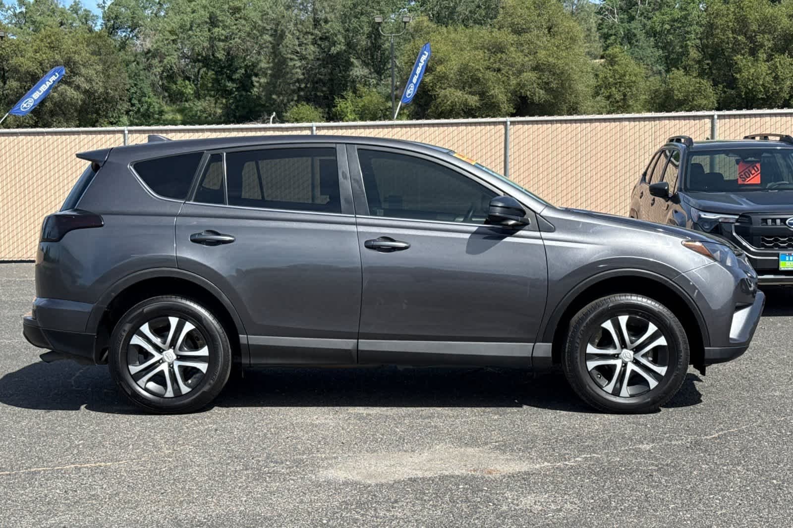 Used 2018 Toyota RAV4 LE with VIN 2T3ZFREV0JW466121 for sale in Sonora, CA