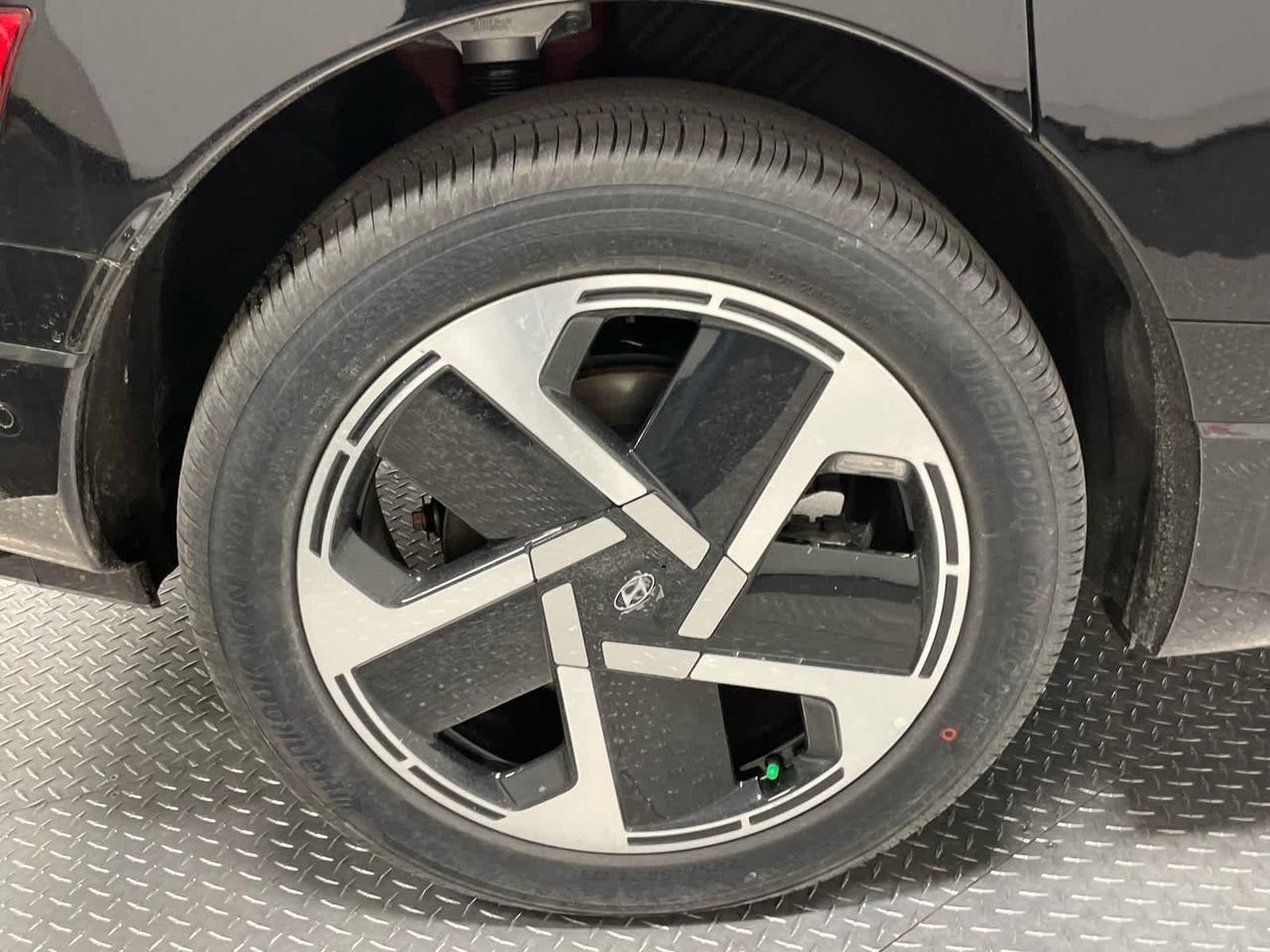 2026 Hyundai IONIQ 9 Performance Limited - Photo 18