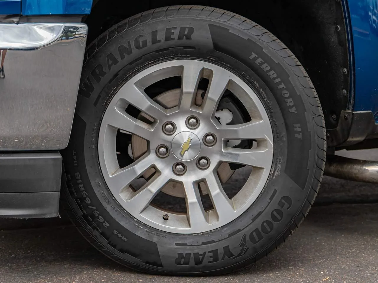 Certified Used 2018 DEEP OCEAN BLUE METALLIC Chevrolet LT image 8