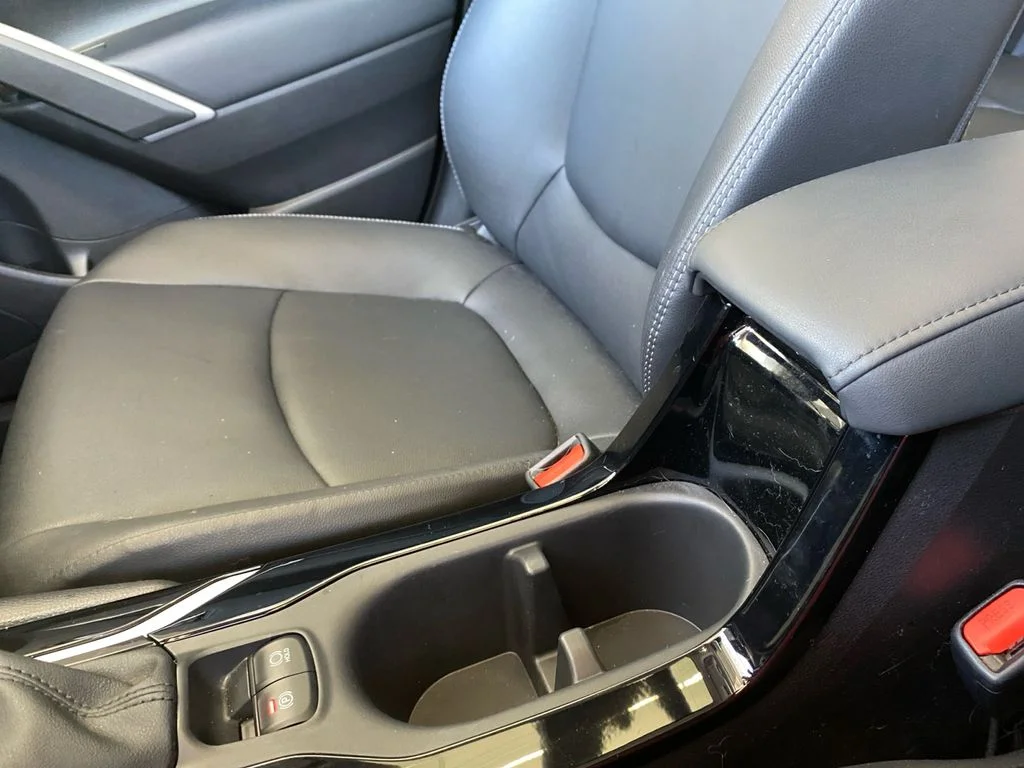 Used 2025  Toyota XLE image 23