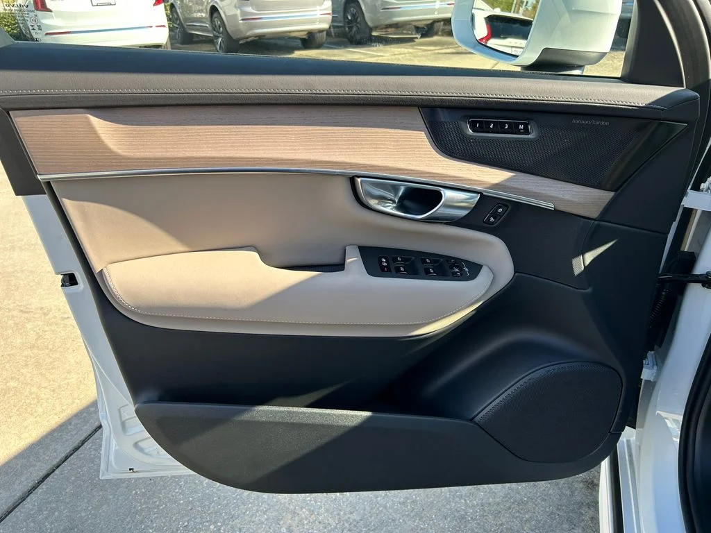 2026 Volvo XC90 Plus - Photo 12