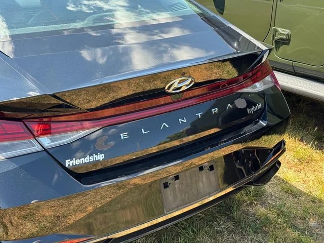 Used 2023 Black Hyundai Limited image 21