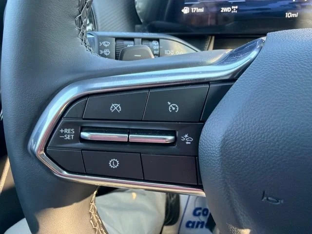 New 2027 Sterling Gray Metallic Chevrolet LT image 29