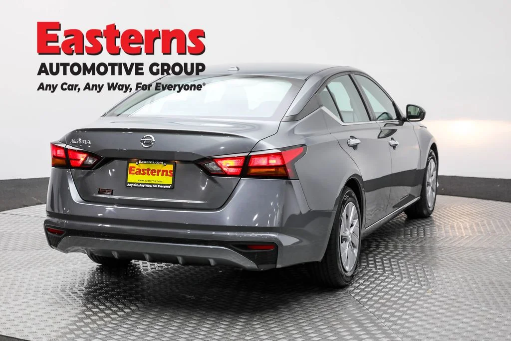 Used 2020 Gray Nissan 2.5 S image 5