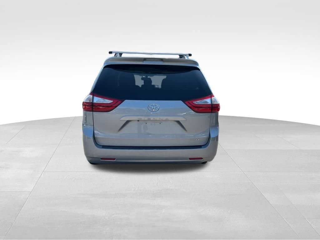 Used 2016 Silver Toyota LE image 5