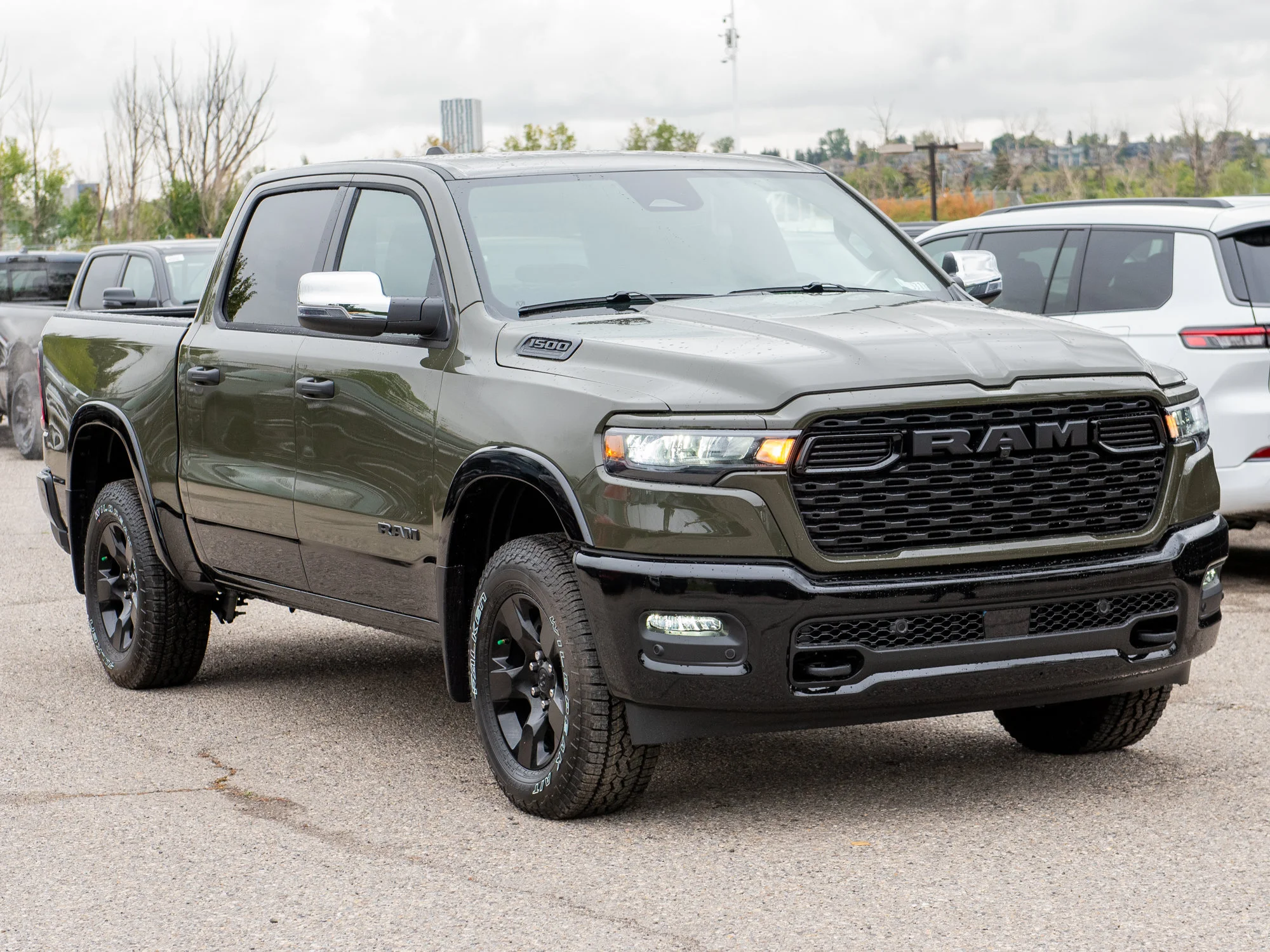 New 2026 Tan RAM Big Horn BackCountry Package* Crew Cab 4x4, 1 Inch Lift, Rear Locker image 10